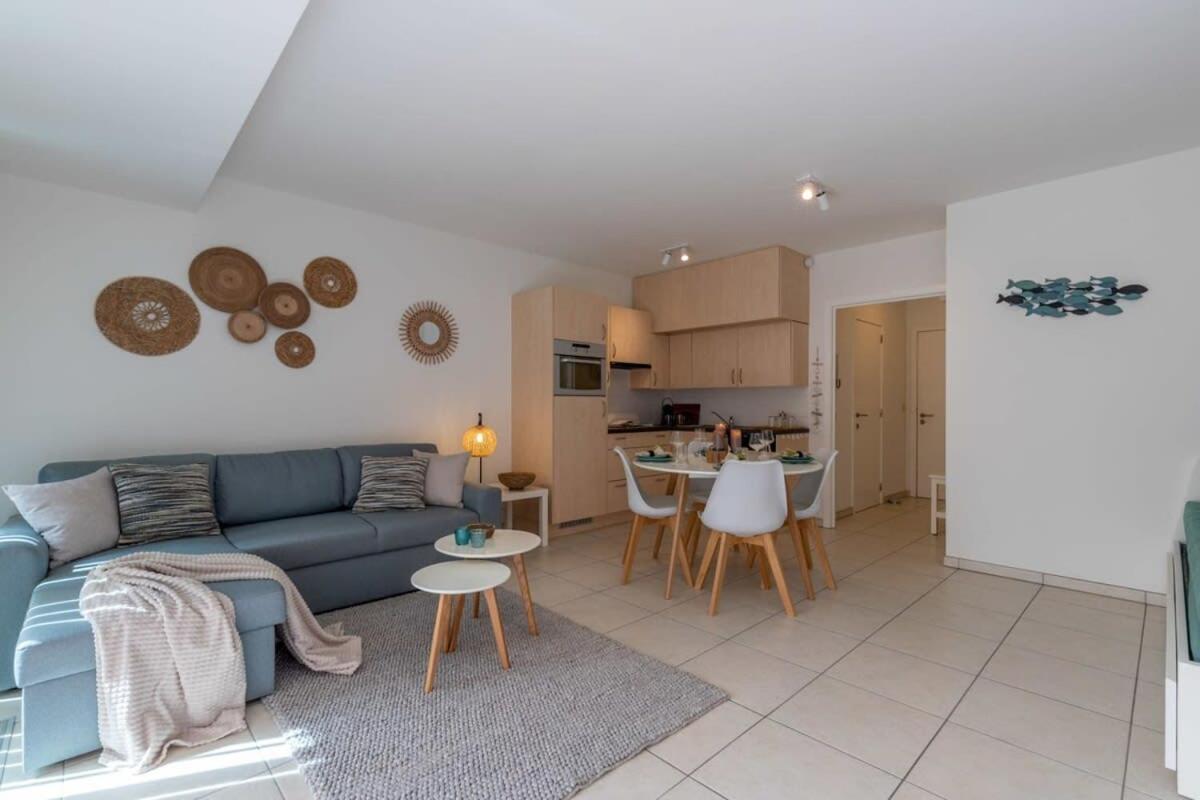 Apartament 'Blue Sea' - Studio In Ostend With Private Parking Zewnętrze zdjęcie