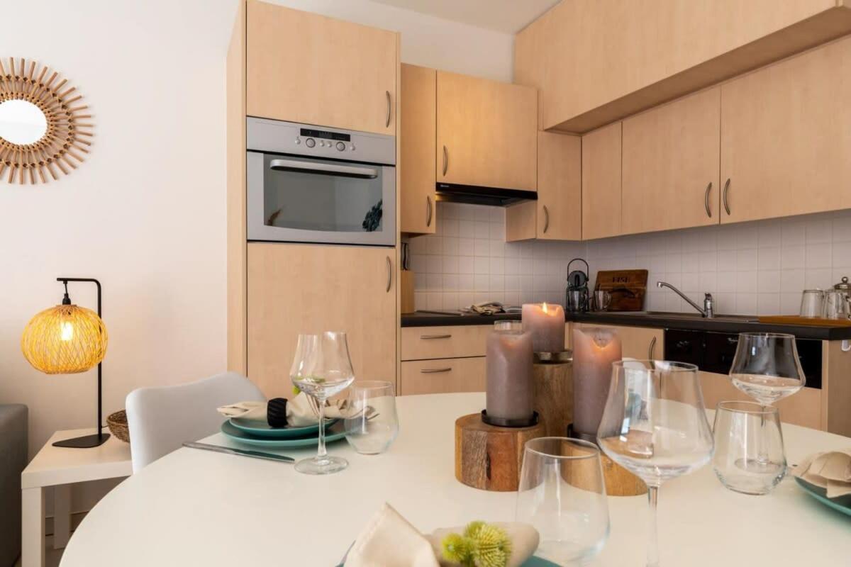 Apartament 'Blue Sea' - Studio In Ostend With Private Parking Zewnętrze zdjęcie