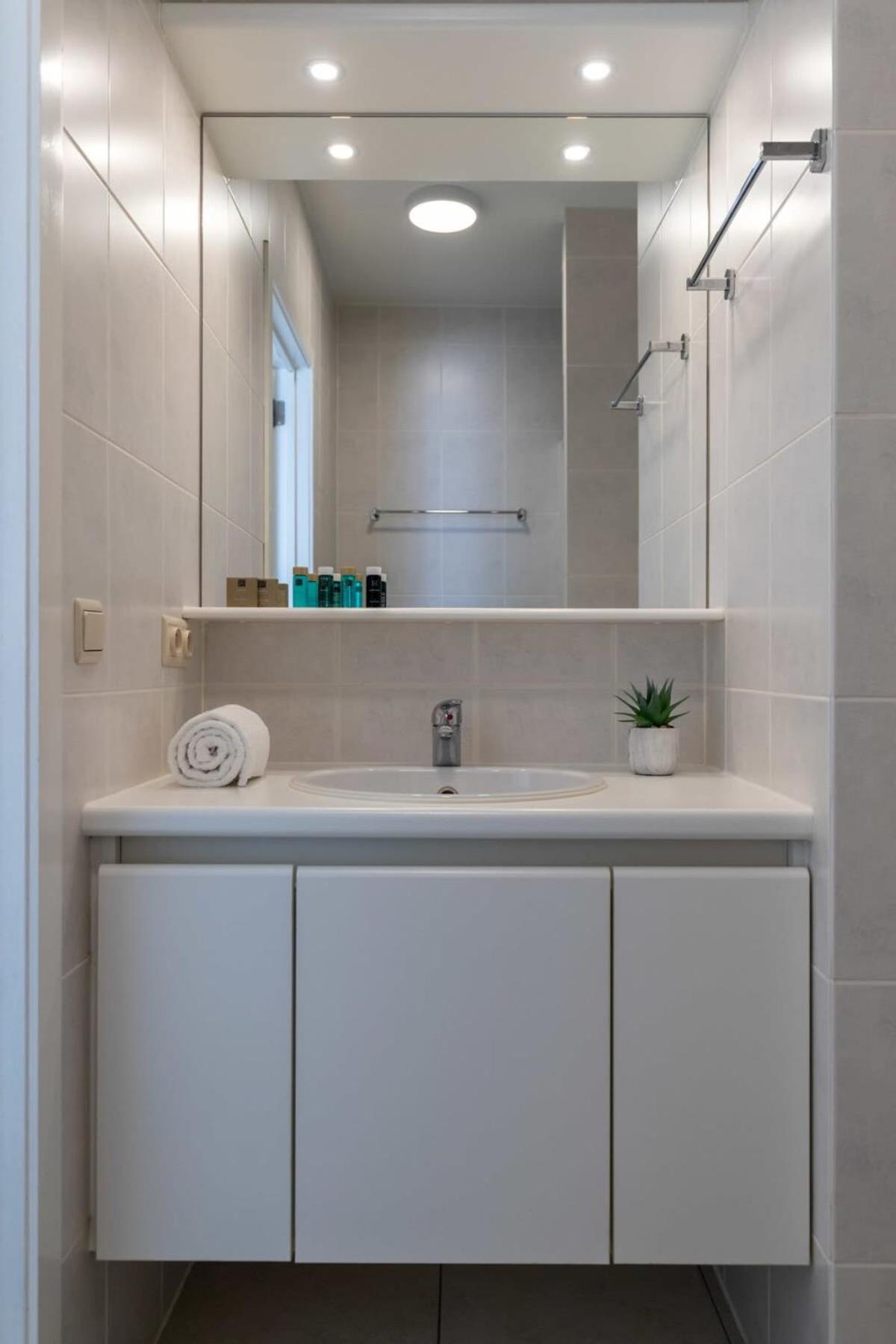 Apartament 'Blue Sea' - Studio In Ostend With Private Parking Zewnętrze zdjęcie